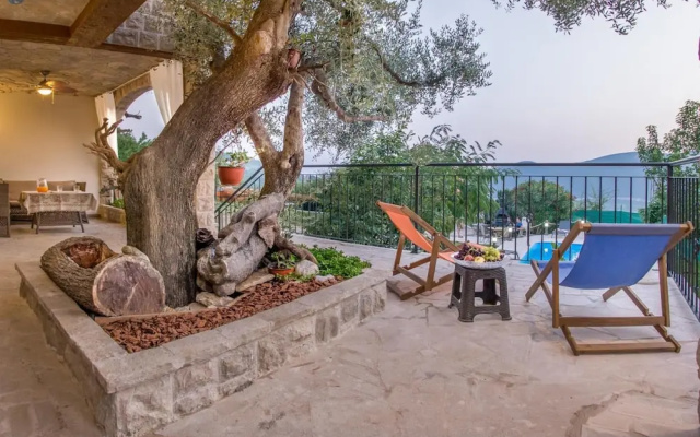 Villa Marco Polo With Swimming Pool