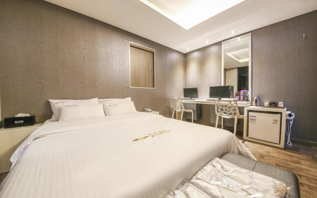 Richi Hotel
