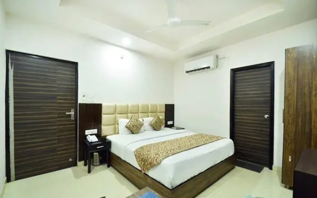 JK Rooms 129 RC Regency -Nr. Golden Temple.