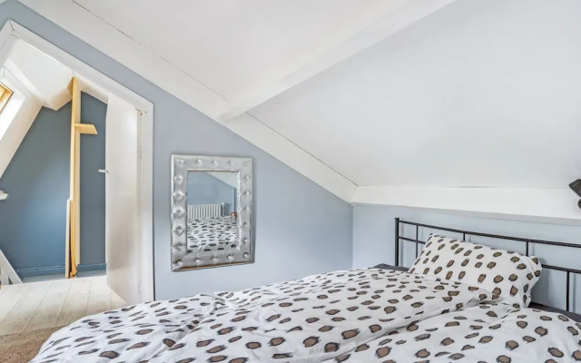 Lovely Holiday Home in Balkbrug with Jacuzzi and Garden