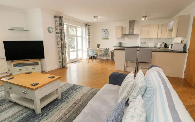 Apartment 6