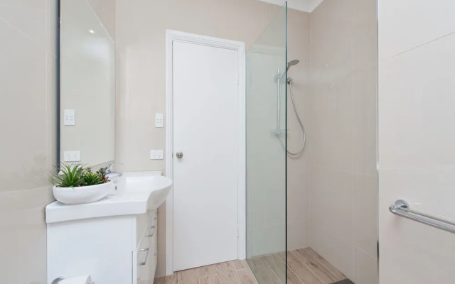 Bay Village, Unit 6/47 Shoal Bay Road