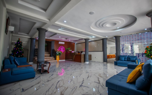 Pretty Pride Hotel