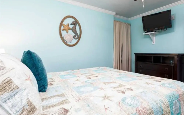 Castaways by Meyer Vacation Rentals