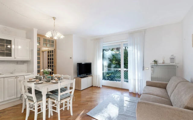 Riva's Garden Home