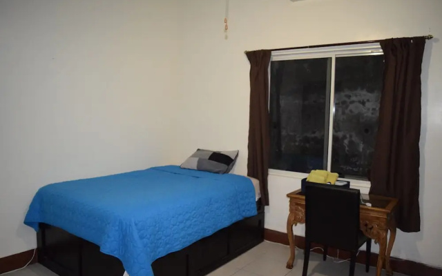 Room in House - Comoda Habitacion En Casa Compartida