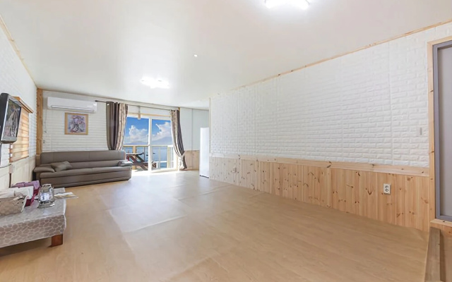 Geoje Beach Love Pension