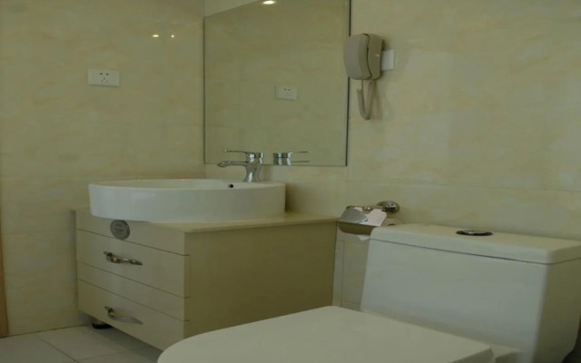 Days Inn Frontier Qingdao Airport