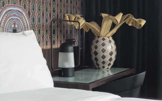 Haven Hotel Rotterdam, Curio Collection by Hilton
