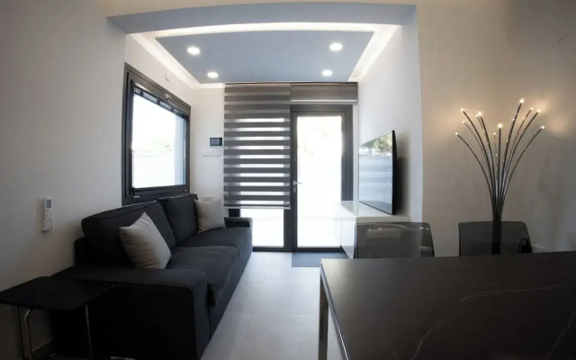 Phaedrus Living Luxury Mackenzie Flat