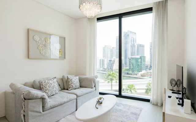 Luxury at JBR Jumeirah Gate Tower 1