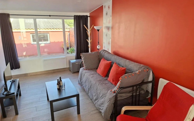 Modern Holiday Home in St. Pol de Leon