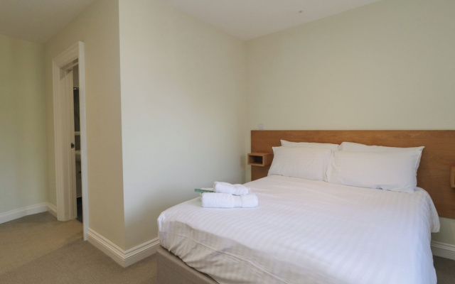 Harcombe House Rooms - First Floor Double