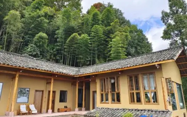 Xunzhen Mountain House