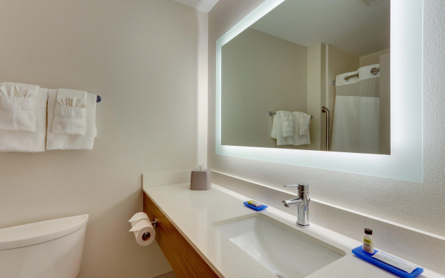 Holiday Inn Express Cincinnati North - Monroe by IHG