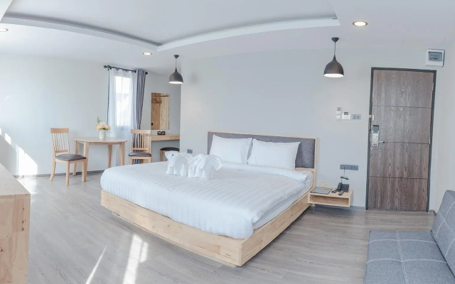 Peppery Hills Hotel
