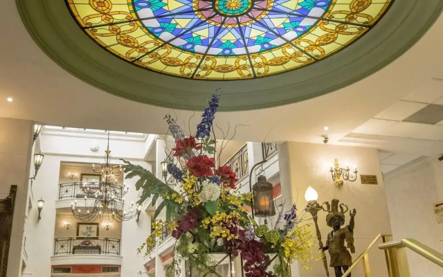 Hotel Plaza de Oro