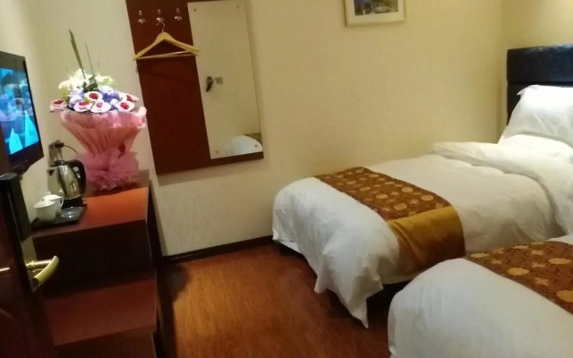 Xinding Business Hotel(西安鑫鼎商务酒店(吾悦广场阿房宫南地铁站店))