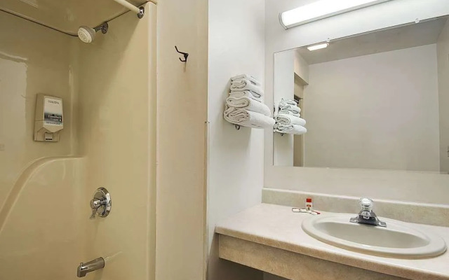 Hotel Iron Mountain Inn & Suites - Stay Express Collection