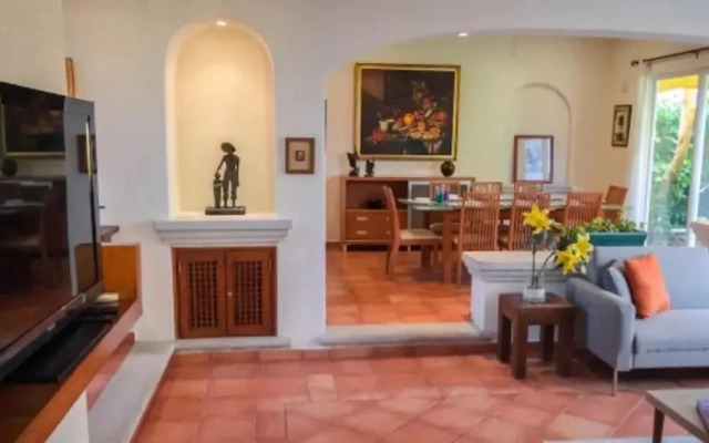 Condo Marcela by Villas HK28