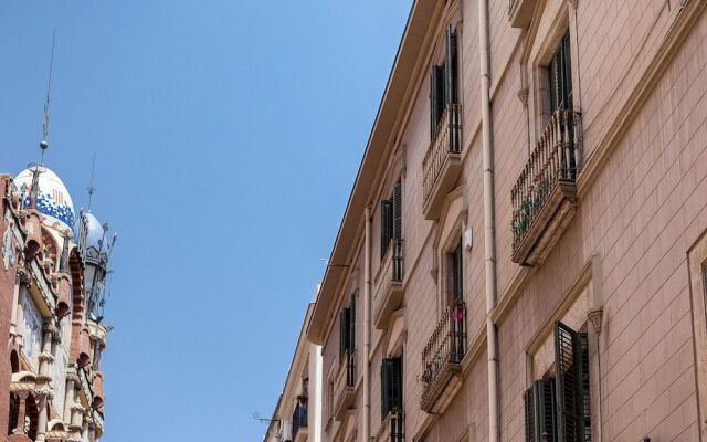 Отель Hostal Pensio 2000 вид на фасад