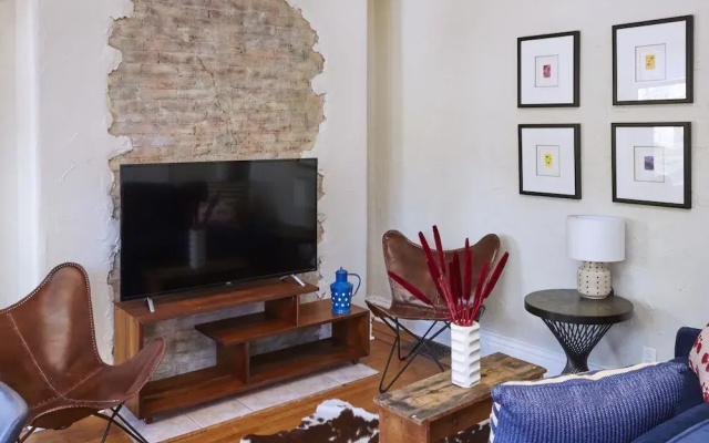 Heart of Highlands! 3BR Loft!