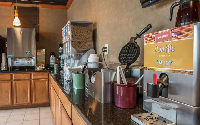 Quality Inn & Suites Hanes Mall