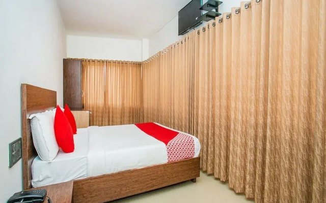 Varcity Golf View By OYO Rooms