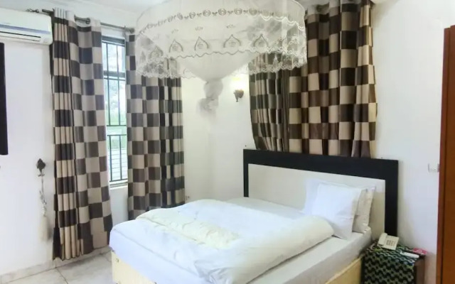 Silver Umubano Light Residence