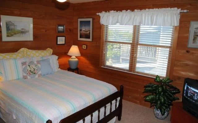 Flounder Inn - 4 Br Home