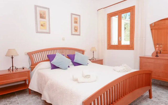 Pinya in Alc dia With 3 Bedrooms and 1 Bathrooms