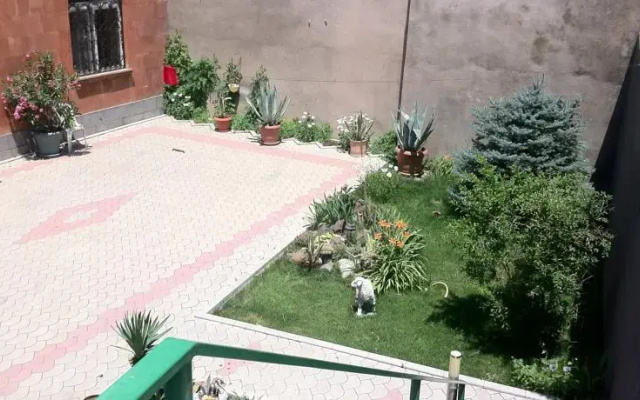 Big House in Armenia Apartment