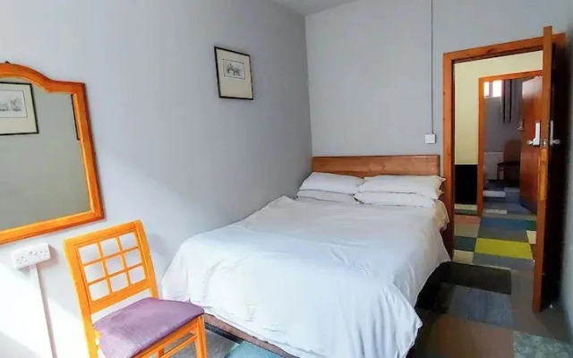 R S Hostels - leeds