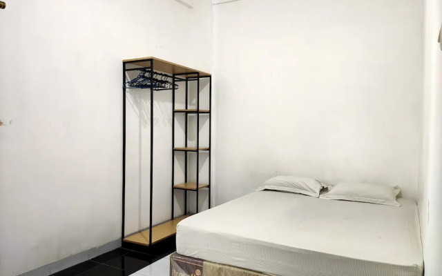 Hotel O Wisma Aluh AmbakNearPantai batu lima Asbullah tmbngn