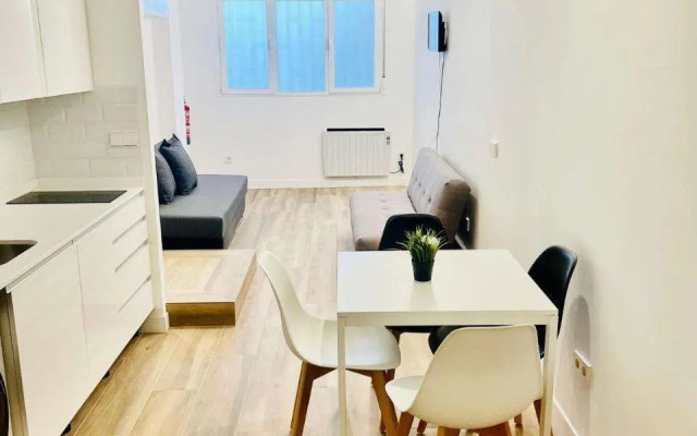 Bernabeu/ C.Universitaria Apartments