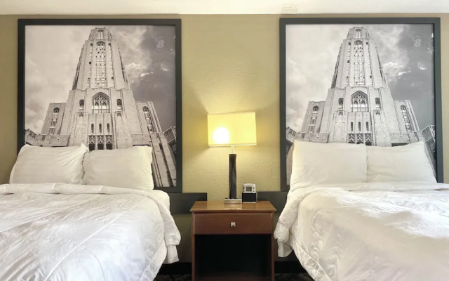 Super 8 By Wyndham Greensburg/Latrobe