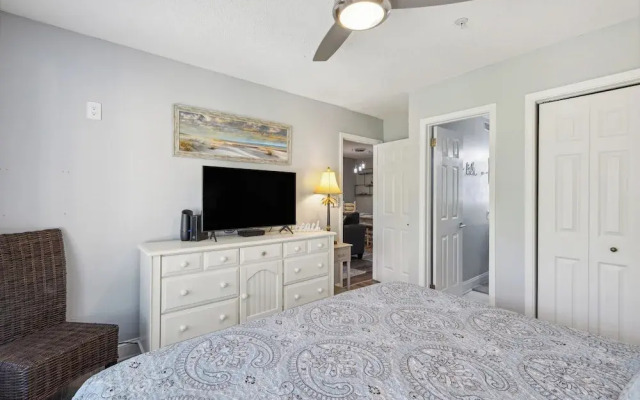 Seaside Bliss Retreat Coastal Condo for 6
