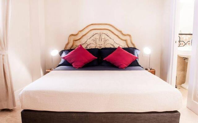 Отель Pillow Town House Барселона вид на фасад