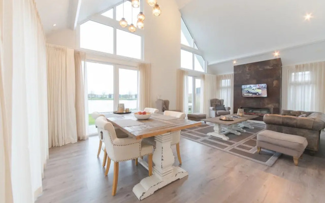 Stylish Holiday Home with Fireplace near Oosterschelde