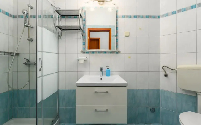Apartment in Drenje Near Jadrena Beach