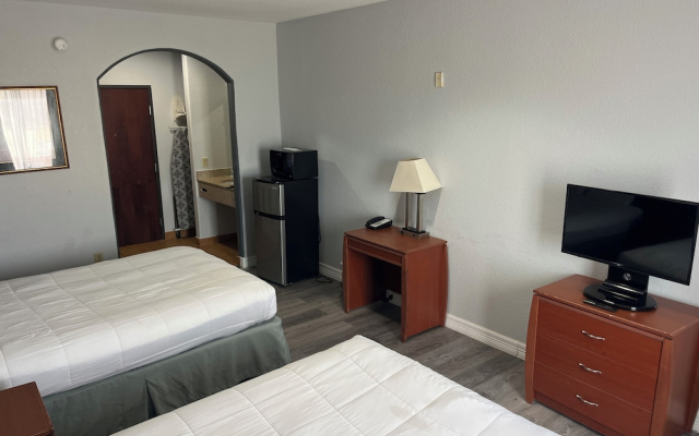 Clute Inn
