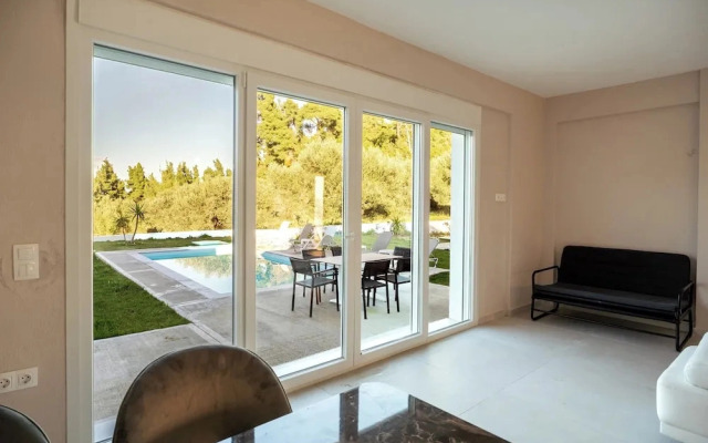 Eight Olives Luxury Villa