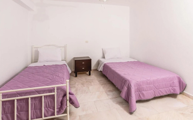 Awesome Home in Skroponeria Politeia With 8 Bedrooms and Wifi
