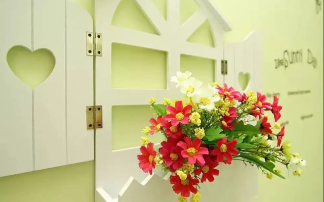 Zhaolvchang Holiday Hotel (Yangshuo County Kindergarten West Street)