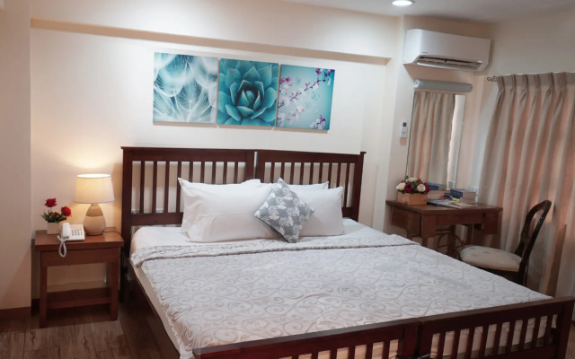 1775 Adriatico Suites