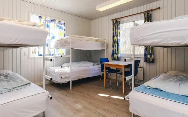 Holiday Home With Shared Bathroom, Kitchen