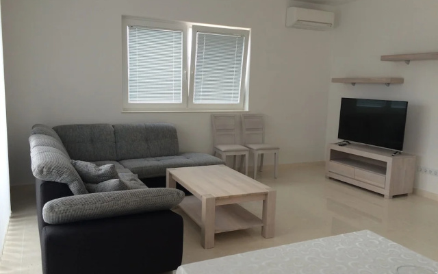 Villa Bachelor