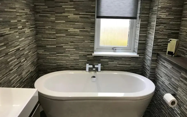 75b Broughty Ferry