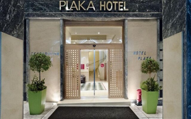 Plaka Hotel вид на фасад