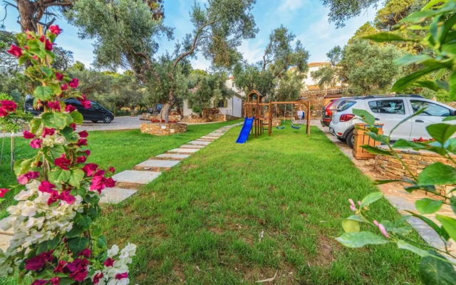 Agrielia Studios Katigiorgis, Agios Georgios